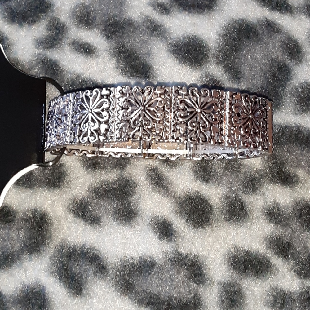 Stretch  BRACELET. NEW